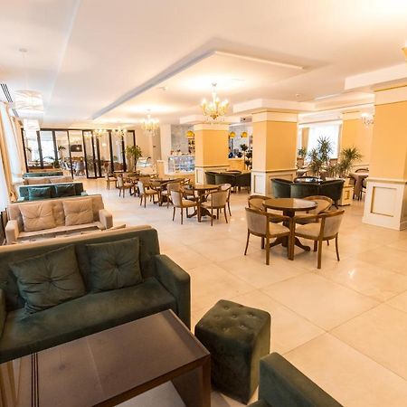 Hotel Turizem Shkelzeni Bajram Curri 外观 照片