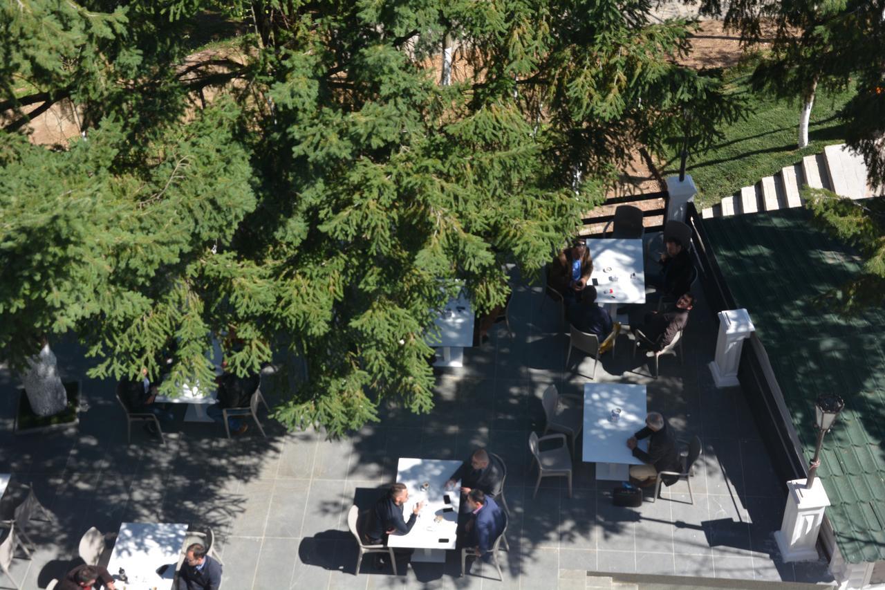 Hotel Turizem Shkelzeni Bajram Curri 外观 照片