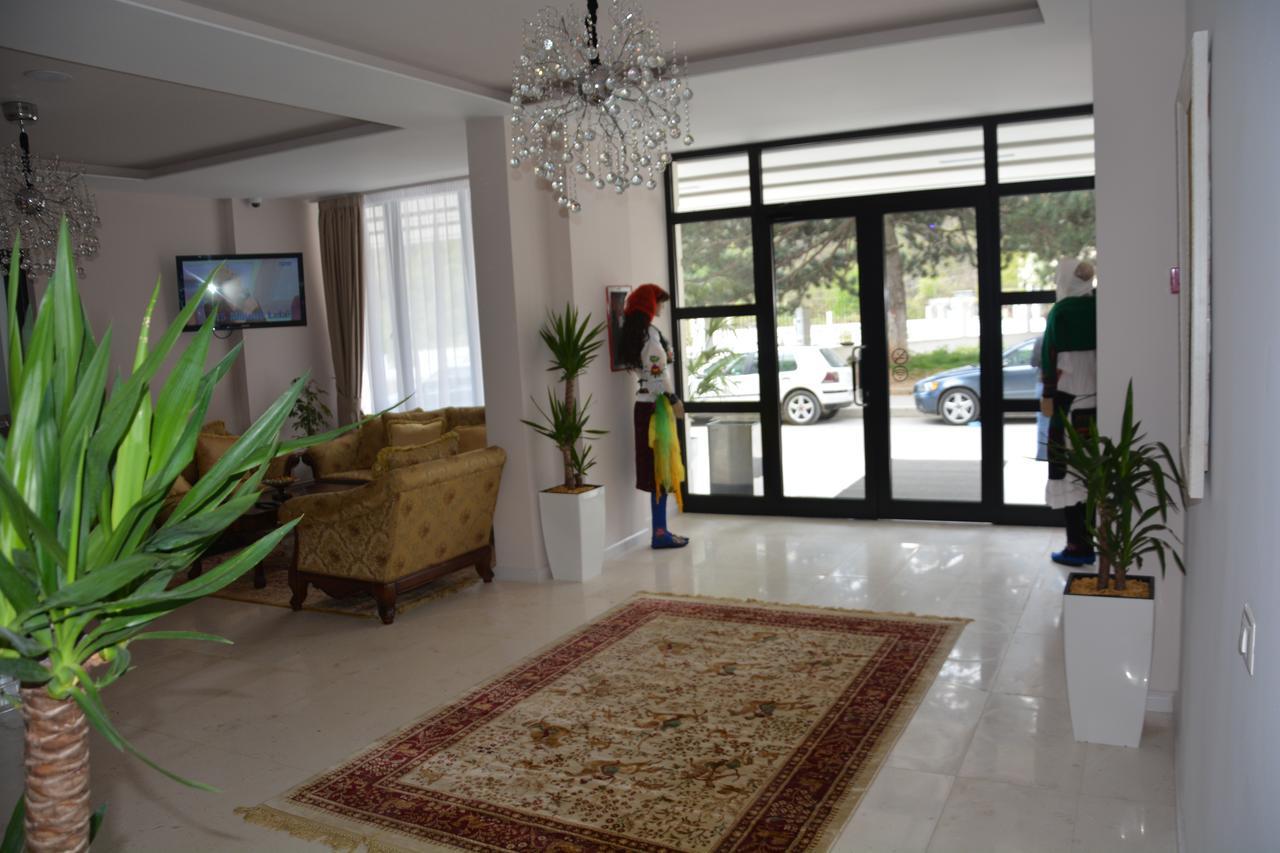 Hotel Turizem Shkelzeni Bajram Curri 外观 照片