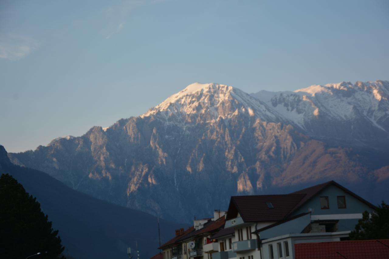 Hotel Turizem Shkelzeni Bajram Curri 外观 照片