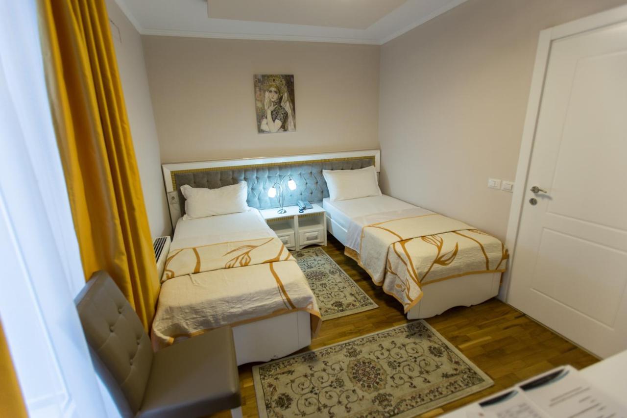 Hotel Turizem Shkelzeni Bajram Curri 外观 照片