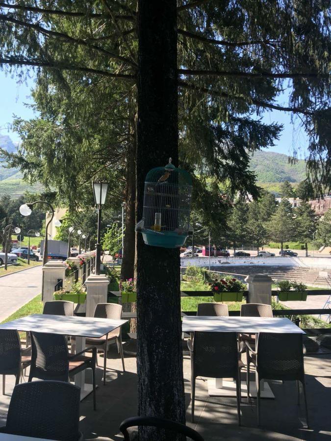 Hotel Turizem Shkelzeni Bajram Curri 外观 照片