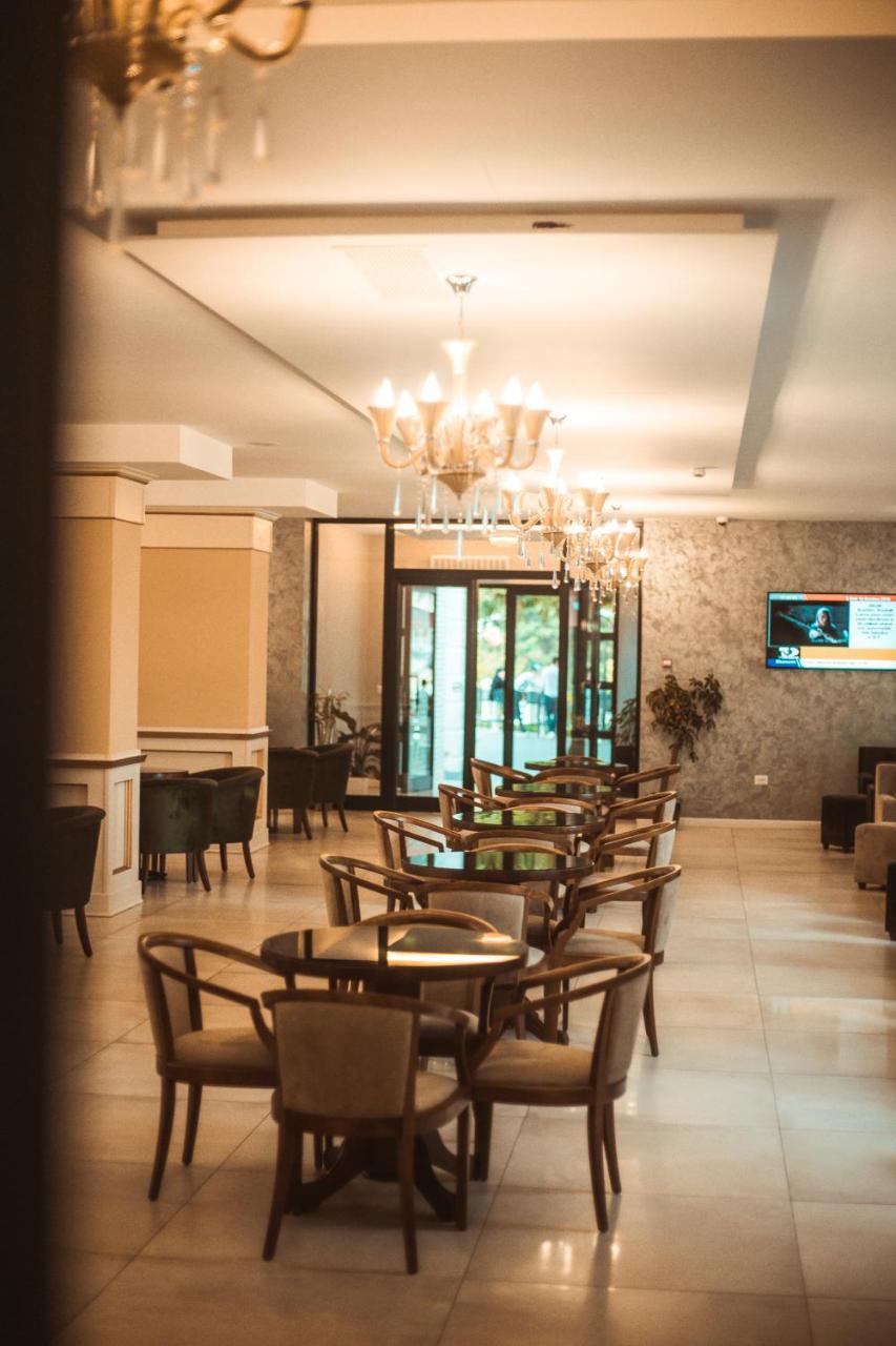 Hotel Turizem Shkelzeni Bajram Curri 外观 照片