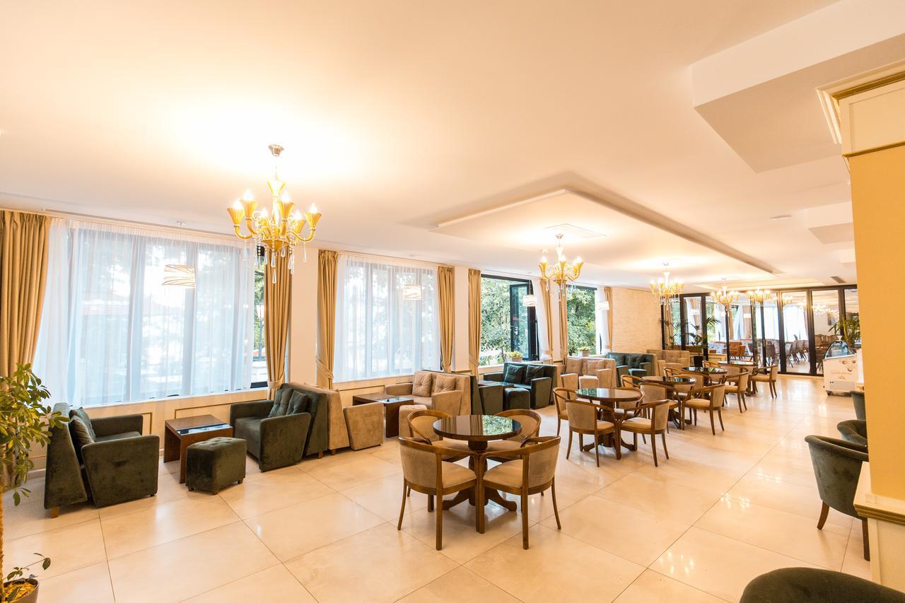 Hotel Turizem Shkelzeni Bajram Curri 外观 照片