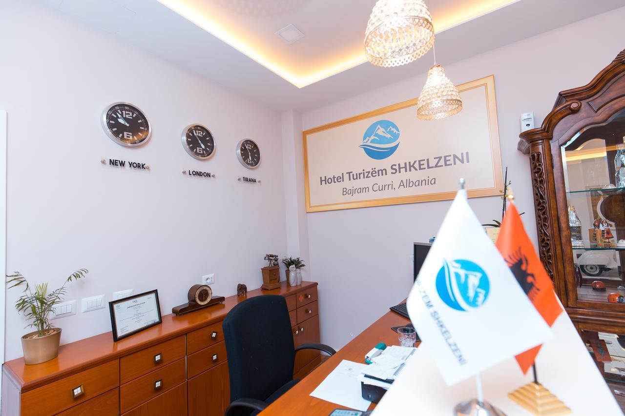 Hotel Turizem Shkelzeni Bajram Curri 外观 照片