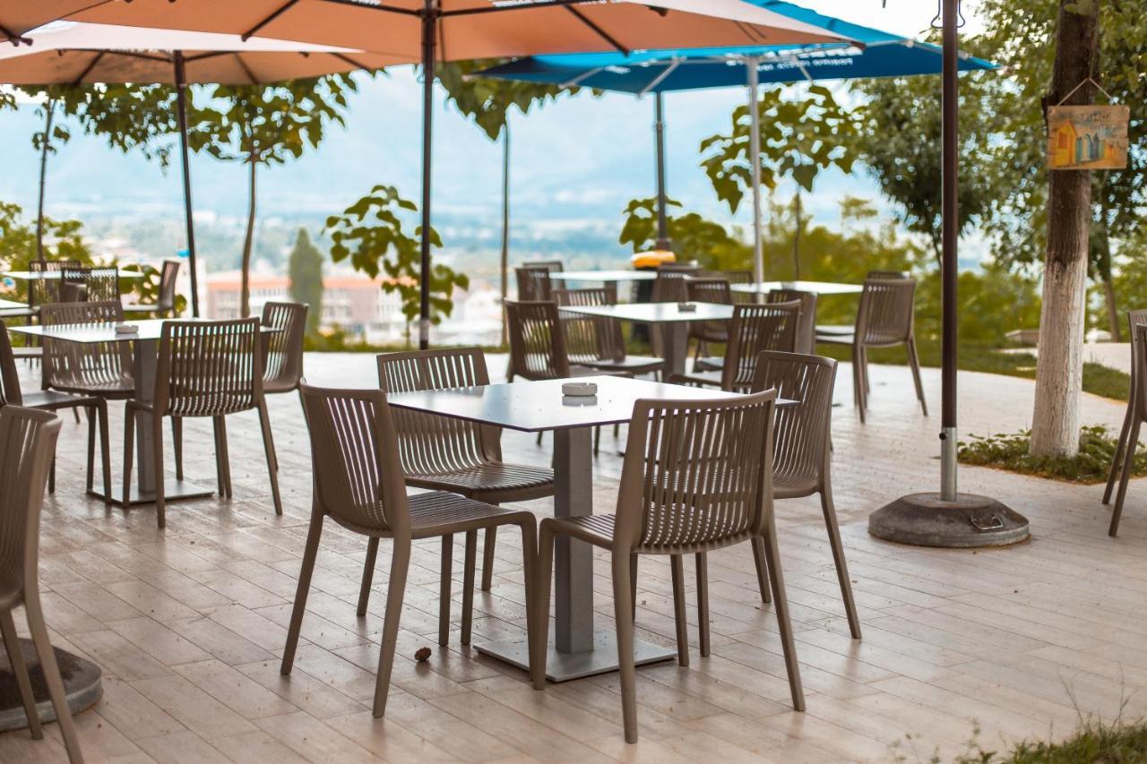 Hotel Turizem Shkelzeni Bajram Curri 外观 照片